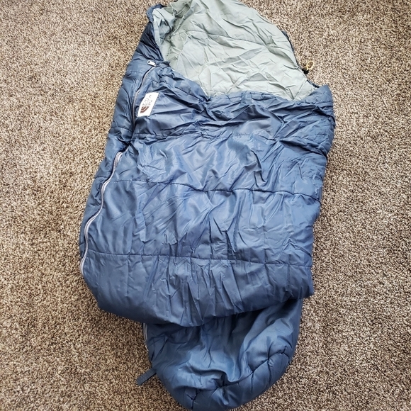 The North Face Vintage Navy Blue Nylon Sleeping Bag Camping Hiking Outdoors - Picture 1 of 9